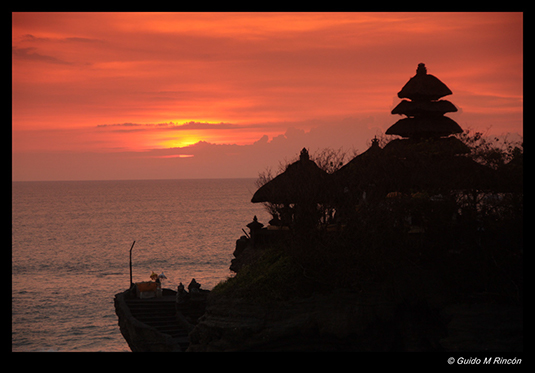 %_tempFileName21)%20Sunset%20at%20Tanah%20Lot,%20Bali%