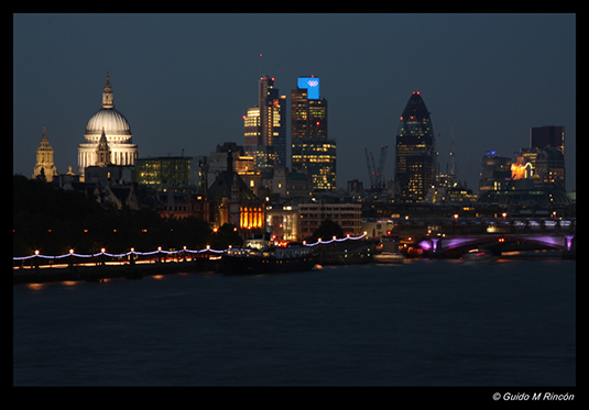 %_tempFileName06)%20The%20City%20of%20London%20By%20Night%