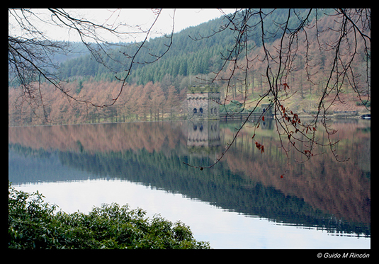 %_tempFileName24)%20Howden%20Reservoir%20and%20Dam,%20Peak%20District%